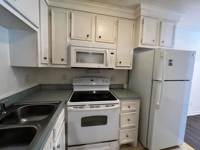 3930 Azalea Drive T, North Charleston, SC 29405