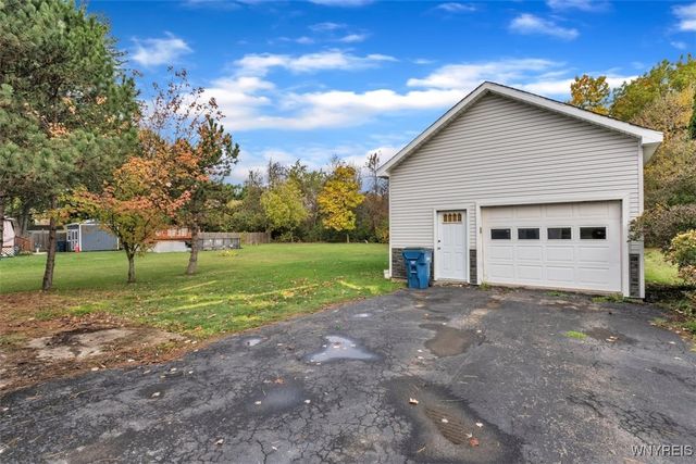 6410 Woodside Place, Niagara, NY 14304