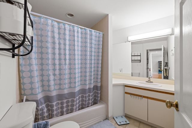 90 Quincy Shore Dr 721, Quincy, MA 02171