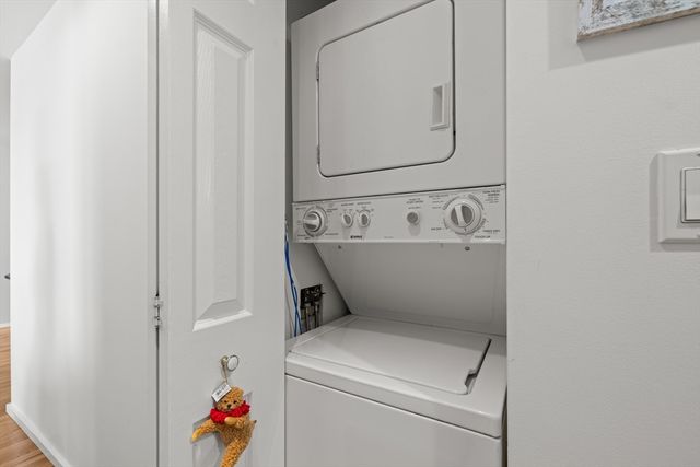 90 Quincy Shore Dr 721, Quincy, MA 02171