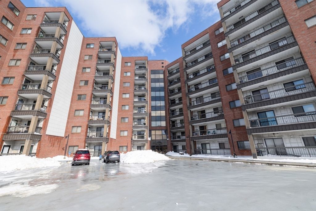 90 Quincy Shore Dr 721, Quincy, MA 02171