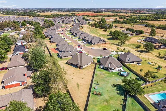 3405 Broadmoore Drive, Moore, OK 73160