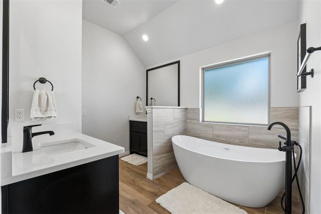 3405 Broadmoore Drive, Moore, OK 73160