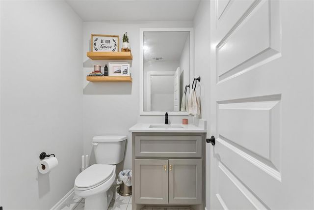 3405 Broadmoore Drive, Moore, OK 73160