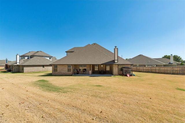 3405 Broadmoore Drive, Moore, OK 73160