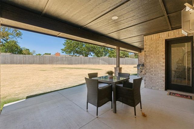 3405 Broadmoore Drive, Moore, OK 73160
