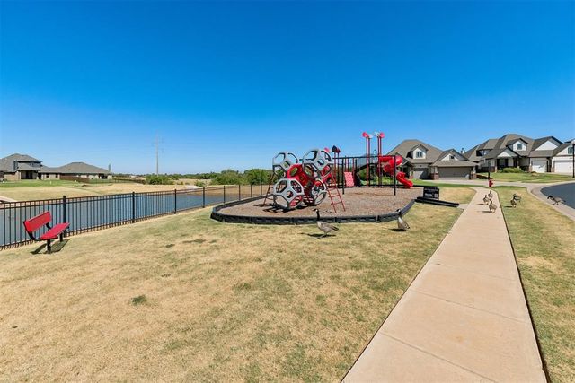 3405 Broadmoore Drive, Moore, OK 73160