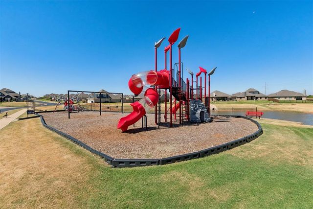 3405 Broadmoore Drive, Moore, OK 73160