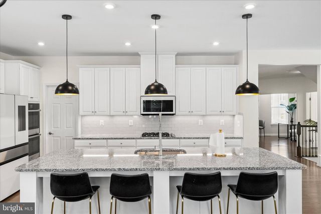 12428 SOUTHINGTON DR, Woodbridge, VA 22192