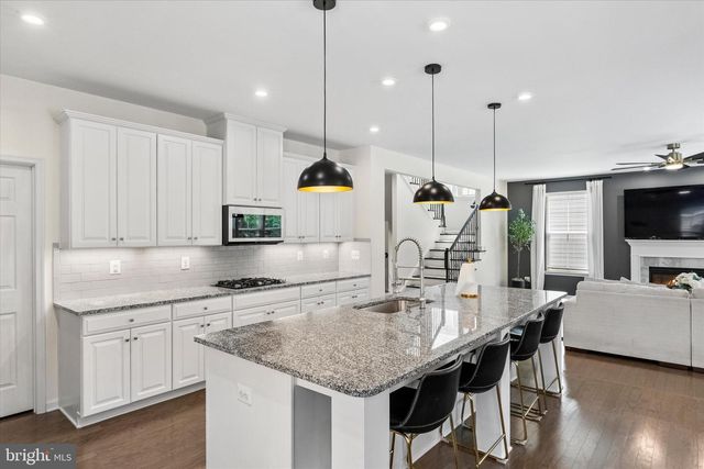 12428 SOUTHINGTON DR, Woodbridge, VA 22192