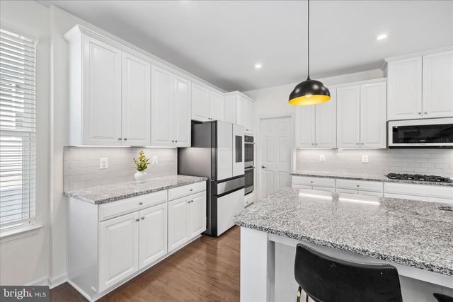 12428 SOUTHINGTON DR, Woodbridge, VA 22192