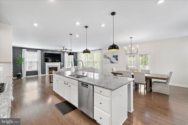 12428 SOUTHINGTON DR, Woodbridge, VA 22192