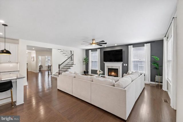 12428 SOUTHINGTON DR, Woodbridge, VA 22192