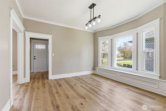 1621 W Knox Avenue, Spokane, WA 99205