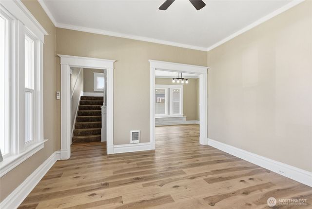 1621 W Knox Avenue, Spokane, WA 99205