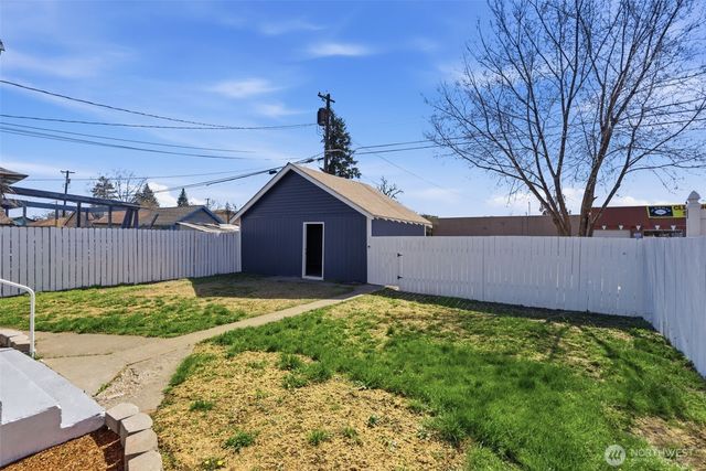 1621 W Knox Avenue, Spokane, WA 99205