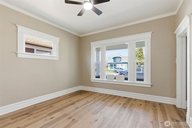 1621 W Knox Avenue, Spokane, WA 99205