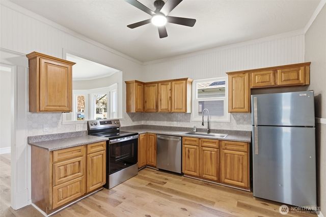 1621 W Knox Avenue, Spokane, WA 99205