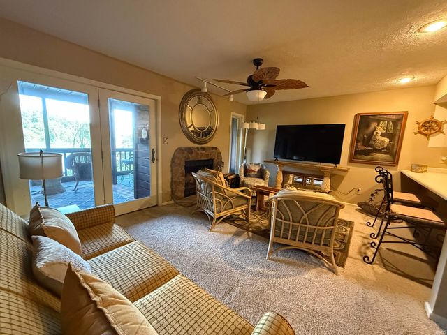 3930 E Eagle Bay Drive, Bloomington, IN 47401