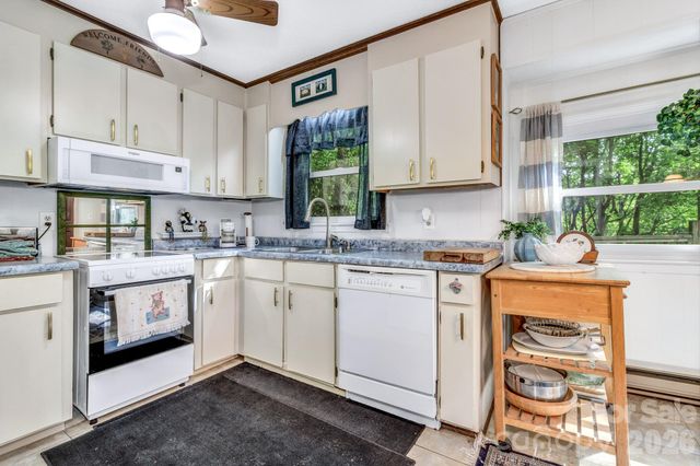 571 Tsisqua Circle, Brevard, NC 28712