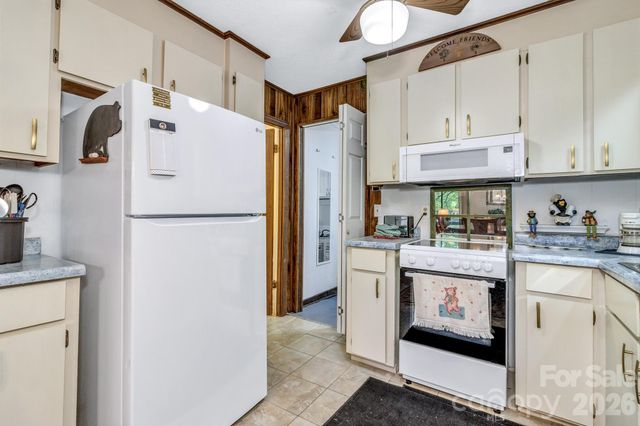 571 Tsisqua Circle, Brevard, NC 28712