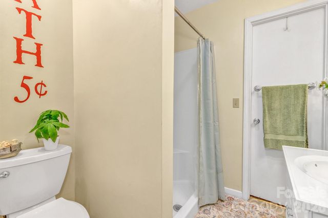 571 Tsisqua Circle, Brevard, NC 28712