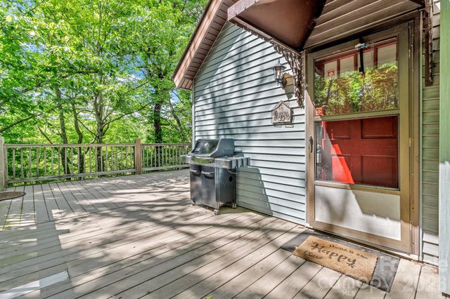 571 Tsisqua Circle, Brevard, NC 28712
