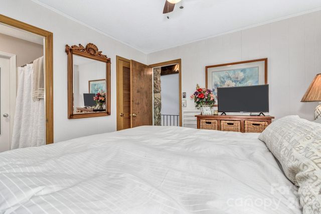 571 Tsisqua Circle, Brevard, NC 28712
