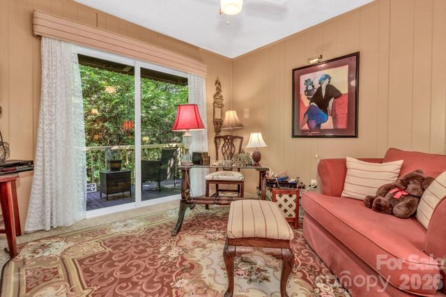 571 Tsisqua Circle, Brevard, NC 28712