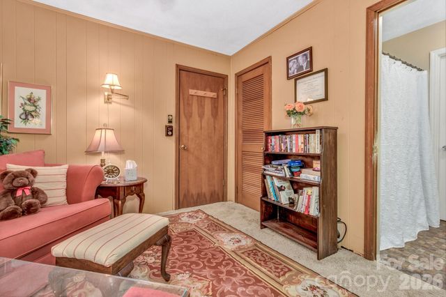 571 Tsisqua Circle, Brevard, NC 28712