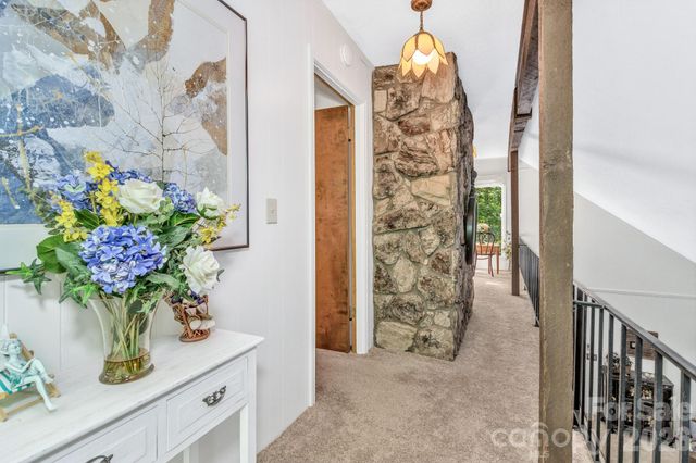 571 Tsisqua Circle, Brevard, NC 28712