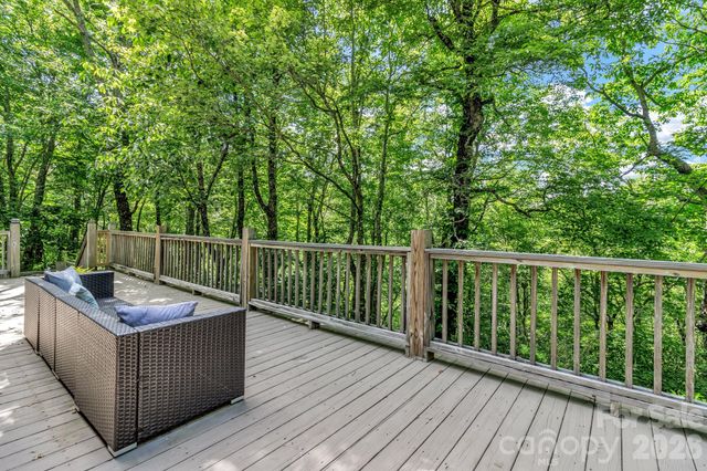 571 Tsisqua Circle, Brevard, NC 28712