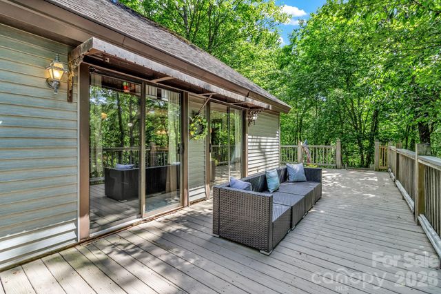 571 Tsisqua Circle, Brevard, NC 28712