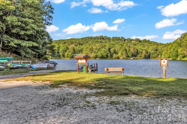 571 Tsisqua Circle, Brevard, NC 28712