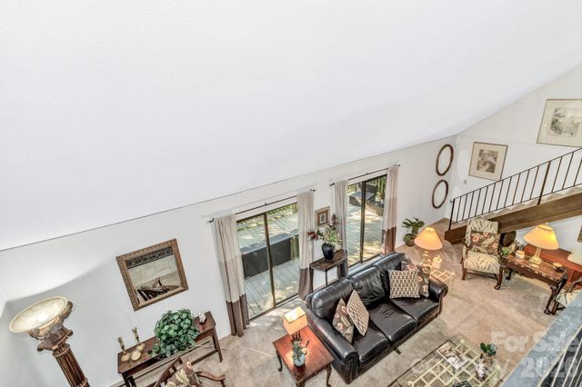 571 Tsisqua Circle, Brevard, NC 28712