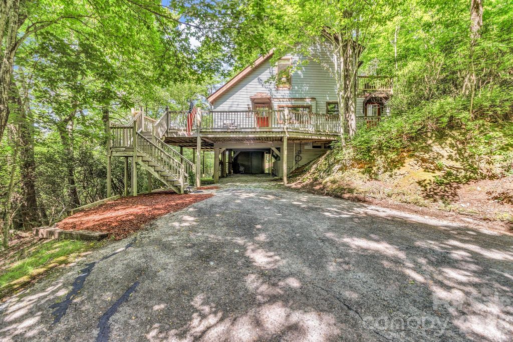 571 Tsisqua Circle, Brevard, NC 28712