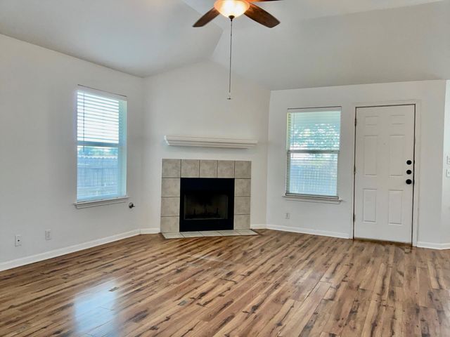 706 Stewart DR, Hutto, TX 78634