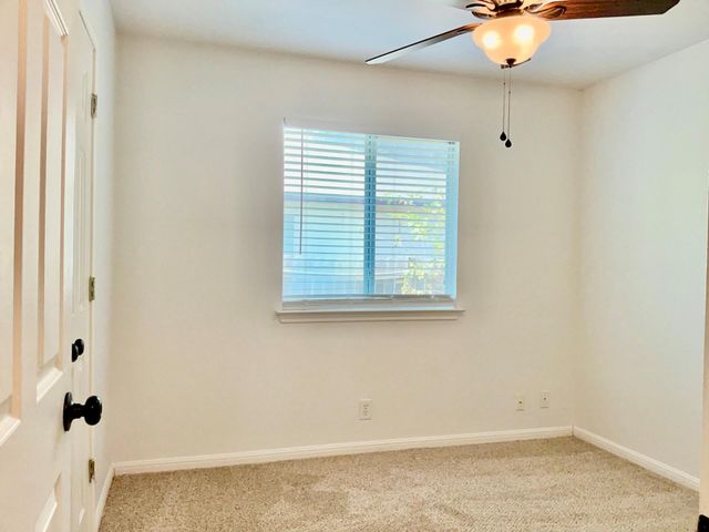 706 Stewart DR, Hutto, TX 78634