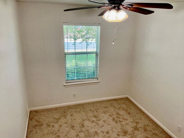 706 Stewart DR, Hutto, TX 78634