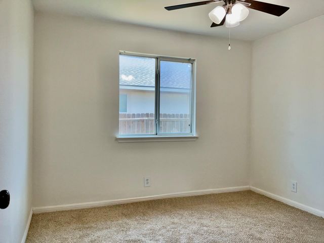 706 Stewart DR, Hutto, TX 78634