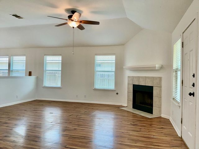 706 Stewart DR, Hutto, TX 78634