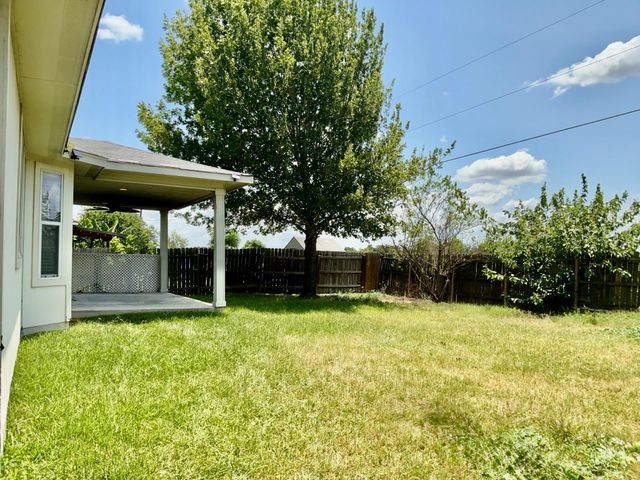 706 Stewart DR, Hutto, TX 78634
