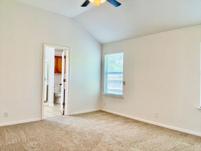 706 Stewart DR, Hutto, TX 78634