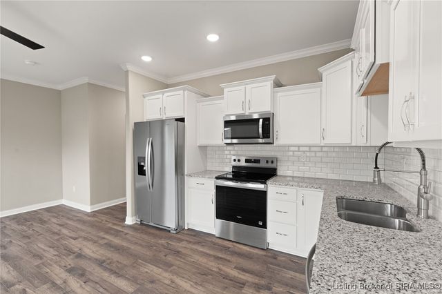 1557 Cypress Cove NW, Corydon, IN 47112