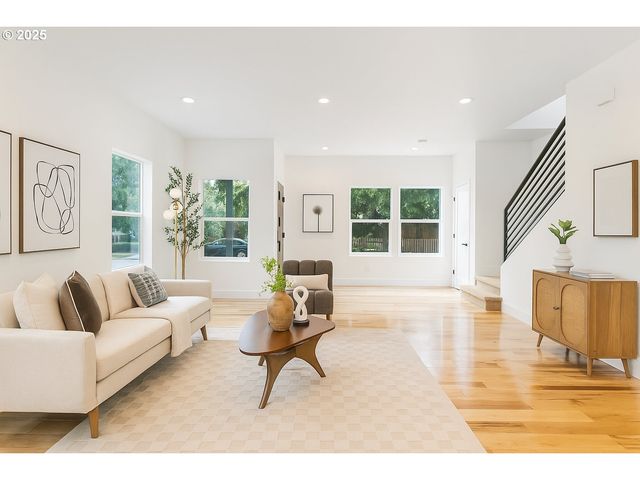 7968 Se 16TH Ave, Portland, OR 97202