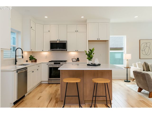 7968 Se 16TH Ave, Portland, OR 97202