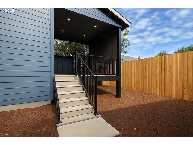 7968 Se 16TH Ave, Portland, OR 97202