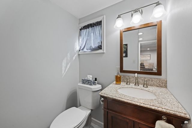 207 Carlisle Terrace, Manhattan, KS 66503