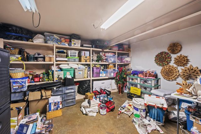 207 Carlisle Terrace, Manhattan, KS 66503