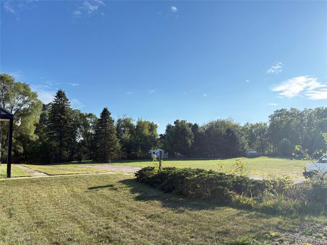 3041 Reeder Road, Independence Charter Township, MI 48346